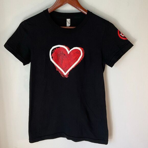 U2 Concert Tee With Heart Graphic, M
Black Women's Cut for a girl short sleeve - Picture 2 of 16